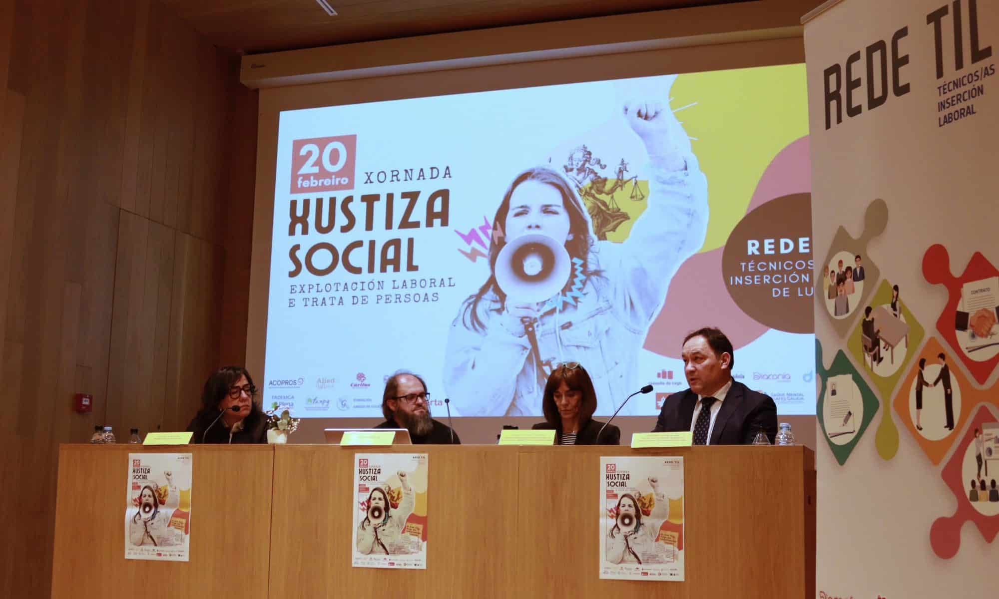 Mesa redonda de Justicia Social de la Red Til de la que Cáritas Lugo forma parte.