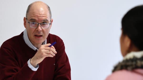 Abogado del Progrma Contade con Nós habla sobre la Ley de Extranjería en Sarria