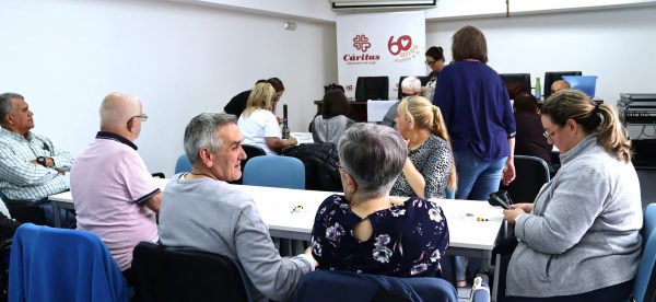 Foto del taller de manualidades, arde lucus, del programa de Atención a Personas con Discapacidad