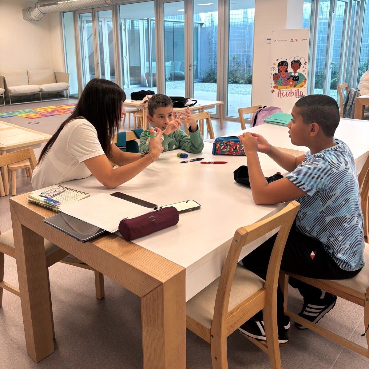 sesión de logopedia del proyecto Acubillo en Lalín para niños y niñas