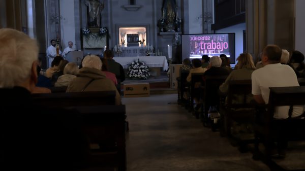 Vigilia por el trabajo decente en la parroquia de san froilán de lugo