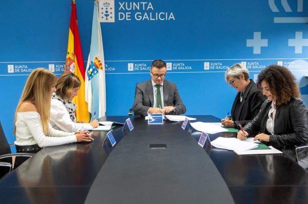 firma convenio entre xunta de galicia y cáritas lugo para continuar el proyecto de arraigo para la formación