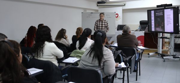 clase presencial en el curso de atención sociosanitaria en lugo