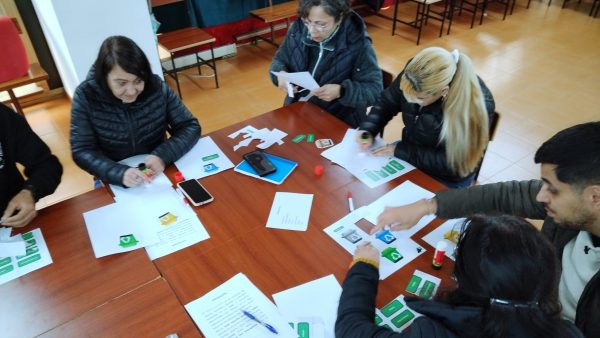 alumnos del curso de limpieza trabajan sobre mediambiente